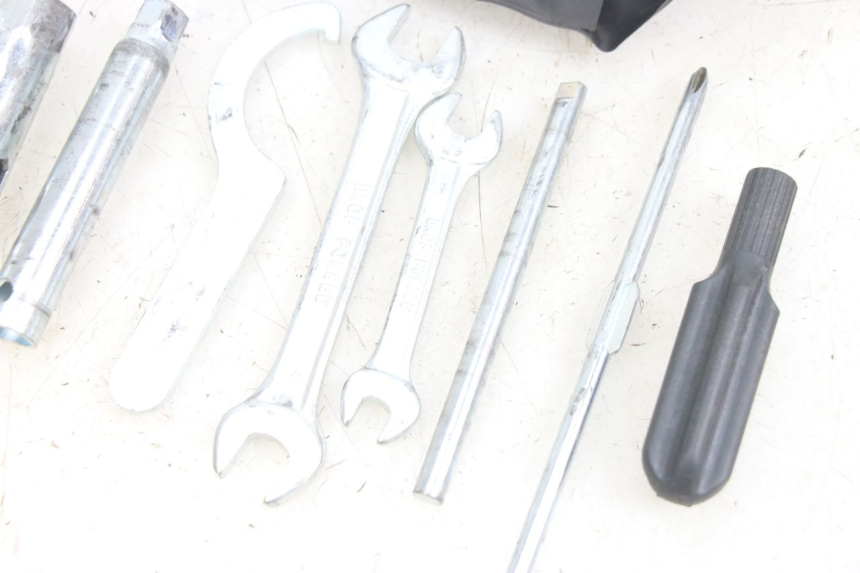 photo de KIT DE FERRAMENTAS YAMAHA X-MAX XMAX 250 (2006 - 2009) - Vista geral