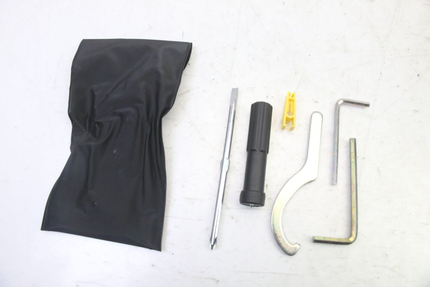 photo de KIT DE FERRAMENTAS YAMAHA XMAX X-MAX 125 (2021 - 2025) - Detalhe da peça