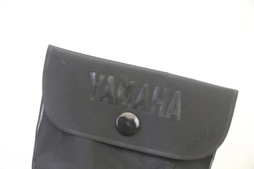 photo de KIT DE FERRAMENTAS YAMAHA XMAX X-MAX 125 (2021 - 2025) - Outro ângulo de visão