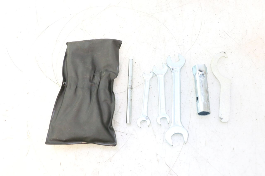 photo de KIT DE FERRAMENTAS YAMAHA XMAX X-MAX 125 (2006 - 2009) - Peça verificada
