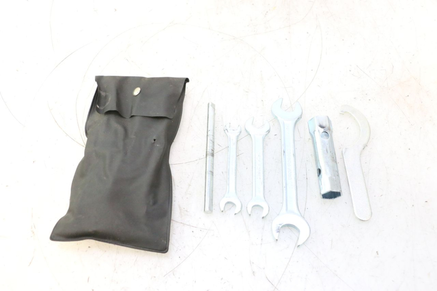 photo de KIT DE FERRAMENTAS YAMAHA XMAX X-MAX 125 (2006 - 2009) - Marcações e referências