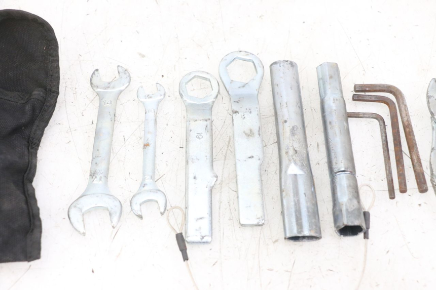 photo de KIT DE FERRAMENTAS YAMAHA XJ6 ABS 600 (2008 - 2016) - Detalhe da peça