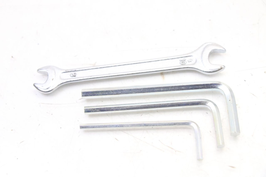 photo de KIT DE FERRAMENTAS YAMAHA TRACER 7 700 (2020 - 2024) - Zoom do estado de desgaste