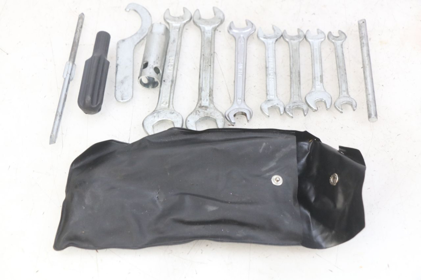 photo de KIT DE FERRAMENTAS YAMAHA YP MAJESTY 125 (2007 - 2010) - Vista geral