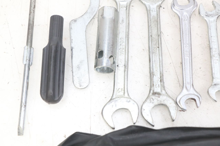 photo de KIT DE FERRAMENTAS YAMAHA YP MAJESTY 125 (2007 - 2010) - Pontos de fixação