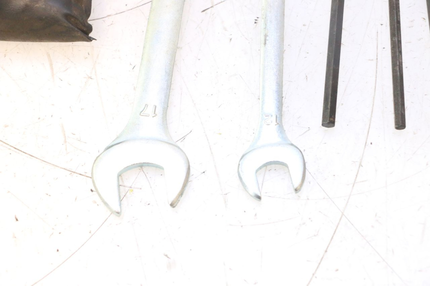 photo de KIT DE FERRAMENTAS YAMAHA YZF R6 600 (2008 - 2009) - Zoom do estado de desgaste