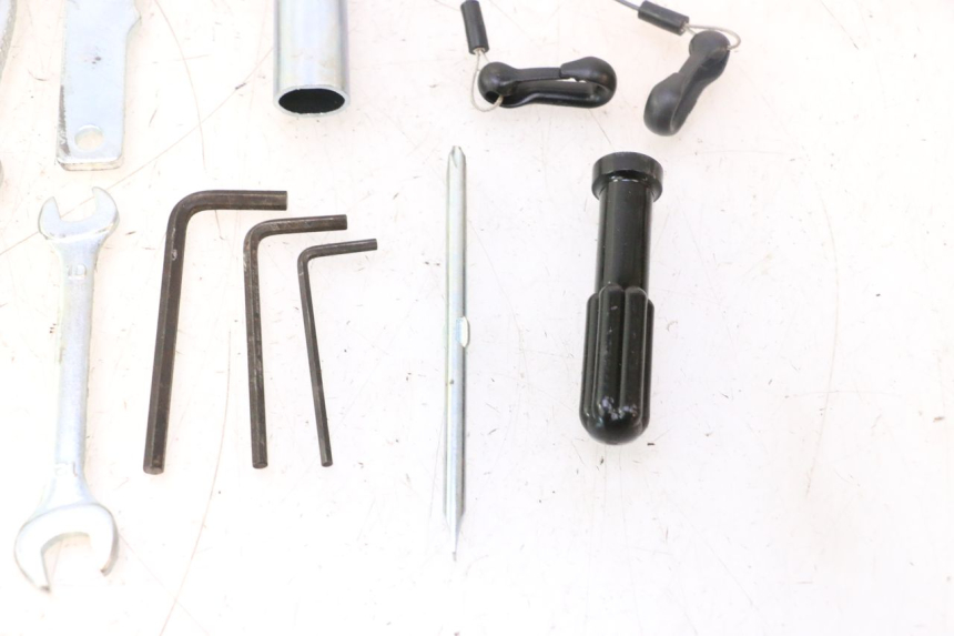 photo de KIT DE FERRAMENTAS YAMAHA YZF R6 600 (2008 - 2009) - Ampliação técnica