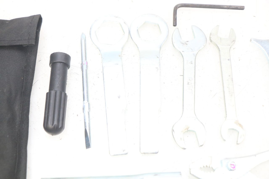 photo de KIT DE FERRAMENTAS KAWASAKI Z 650 (2016 - 2019) - Pontos de fixação
