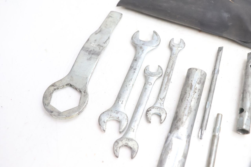 photo de KIT DE FERRAMENTAS KAWASAKI ZX-6R ZX6R 600 (2000 - 2002) - Detalhe da peça