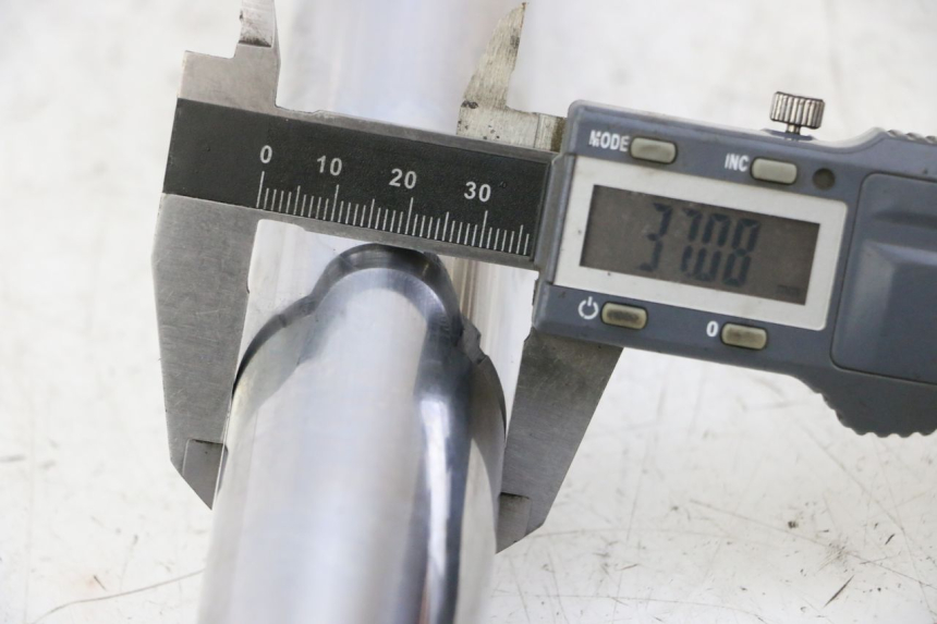 photo de TUBO DE GARFO HONDA CR 85 (2003 - 2007) - Detalhe da peça