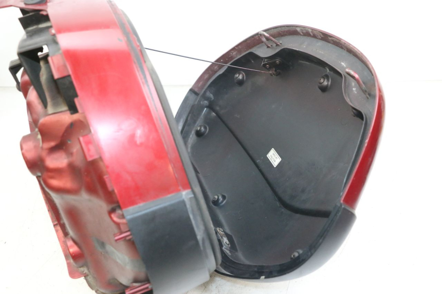 photo de MALETA DIREITA HONDA NTV DEAUVILLE 650 (1998 - 2001) - Detalhes característicos