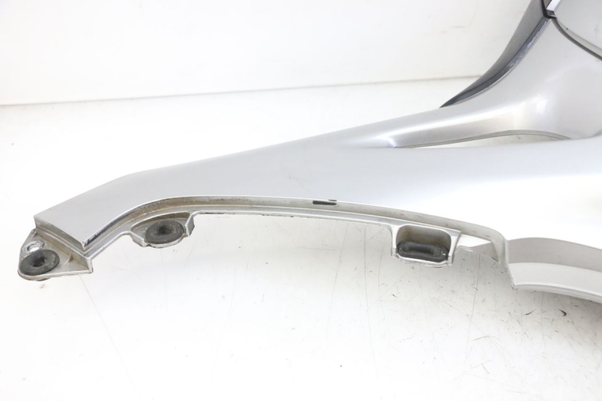 photo de MALETA DIREITA HONDA NTV DEAUVILLE 650 (2001 - 2006) - Detalhes característicos