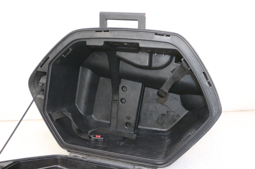 photo de MALETA DIREITA YAMAHA TDM ABS 900 (2002 - 2014) - Detalhes característicos