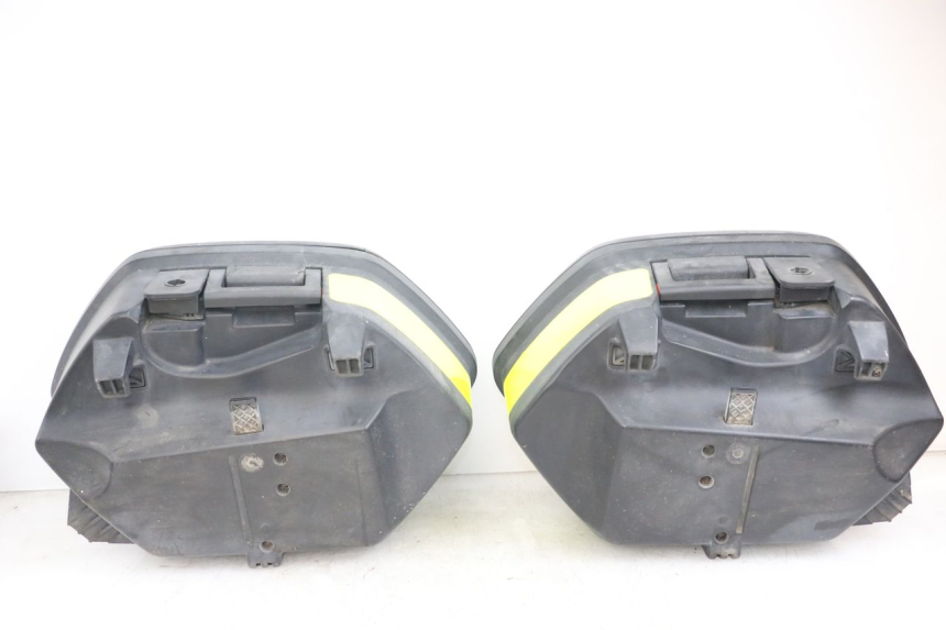 photo de MALETA YAMAHA FJR ABS 1300 (2006 - 2012) - Detalhes característicos
