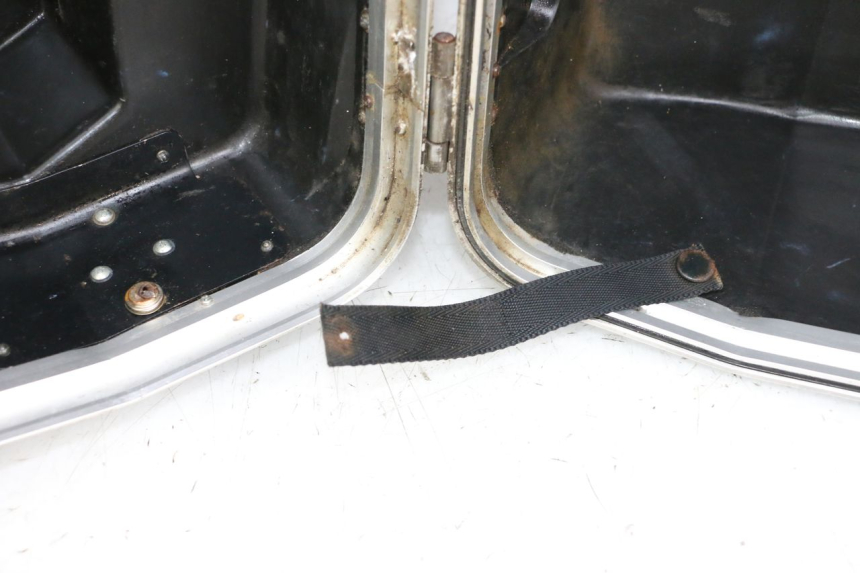 photo de MALETA ESQUERDA KAWASAKI GTR 1000 (1994 - 2004) - Zoom do estado de desgaste