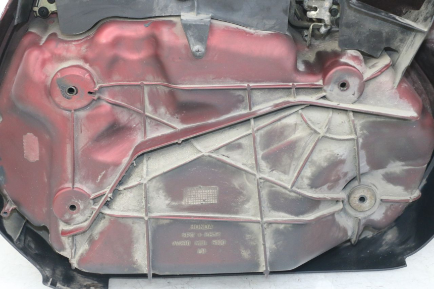 photo de MALETA ESQUERDA HONDA NTV DEAUVILLE 650 (1998 - 2001) - Detalhes característicos