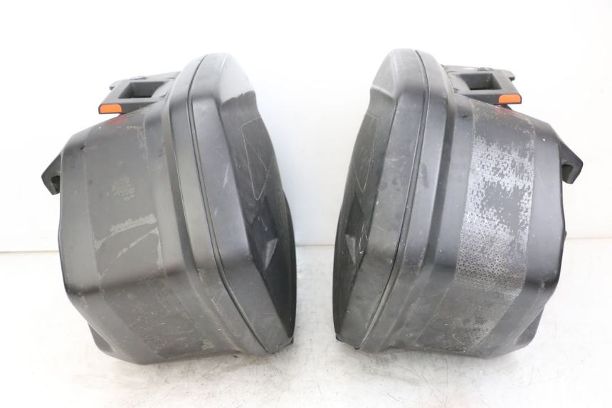photo de MALETA YAMAHA TDM ABS 900 (2002 - 2014) - Vista de perto