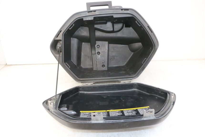 photo de MALETA YAMAHA TDM ABS 900 (2002 - 2014) - Pontos de fixação