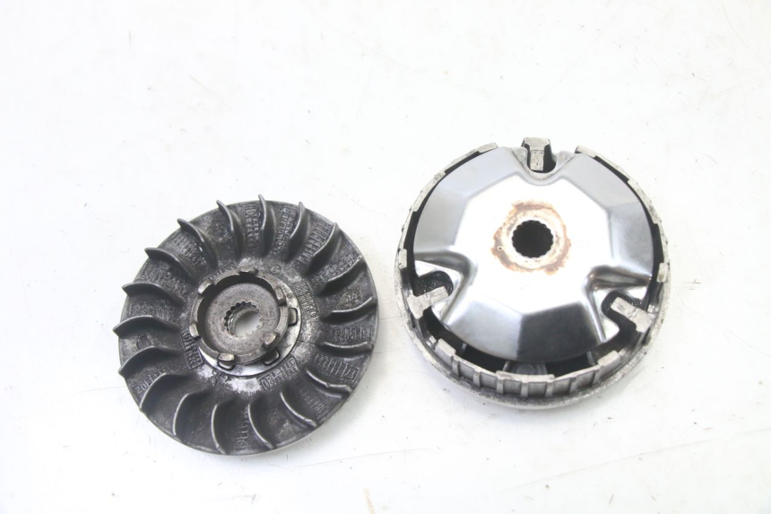 photo de VARIADOR MBK BOOSTER SPIRIT NAKED 50 (2004 - 2017) - Outro ângulo de visão