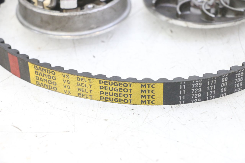 photo de VARIADOR PEUGEOT JET FORCE CARBU 50 (2003 - 2016) - Detalhe da peça