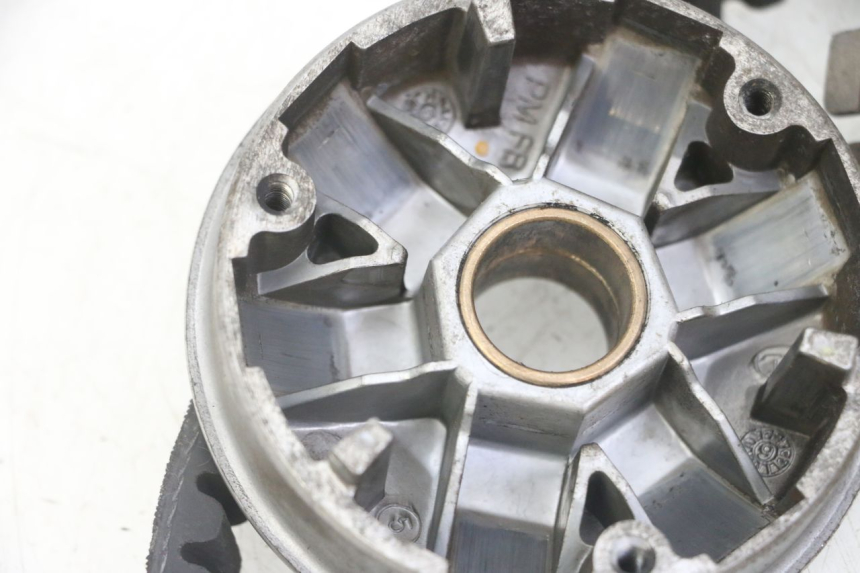 photo de VARIADOR PEUGEOT JET FORCE CARBU 50 (2003 - 2016) - Detalhes característicos
