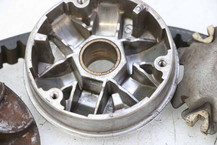 photo de VARIADOR PEUGEOT KISBEE 2T 50 (2010 - 2017) - Vista de perto