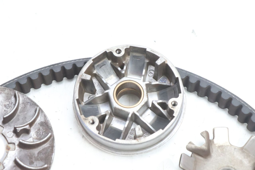 photo de VARIADOR PEUGEOT KISBEE 2T 50 (2010 - 2017) - Zoom do estado de desgaste