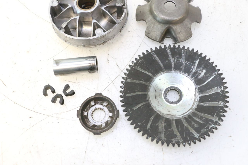 photo de VARIADOR PIAGGIO LIBERTY IGET 4T 50 (2021 - 2025) - Pontos de fixação