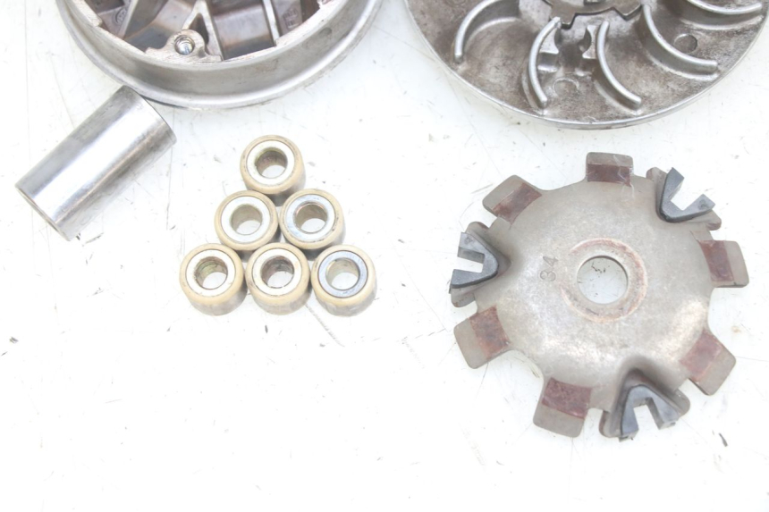 photo de VARIADOR PEUGEOT LUDIX 50 (2005 - 2007) - Pontos de fixação