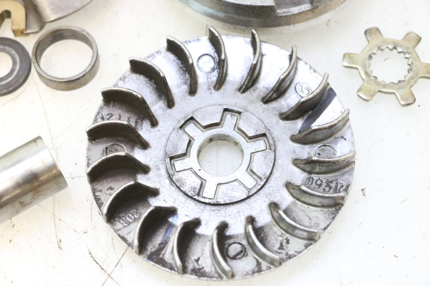 photo de VARIADOR KEEWAY RY6 2T 50 (2011 - 2019) - Detalhes característicos