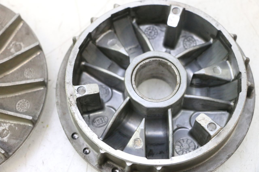 photo de VARIADOR PEUGEOT SATELIS 125 (2013 - 2018) - Detalhes característicos