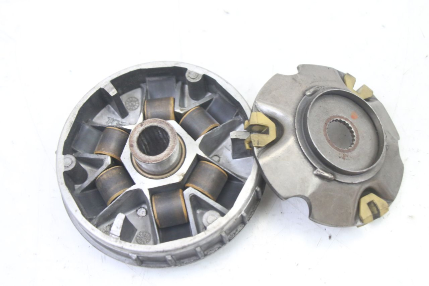 photo de VARIADOR APRILIA SCARABEO GT TOURING 125 (1999 - 2005) - Outro ângulo de visão