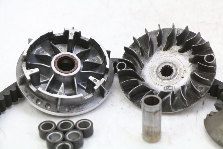 photo de VARIADOR YAMAHA XMAX X-MAX 125 (2006 - 2009) - Outro ângulo de visão