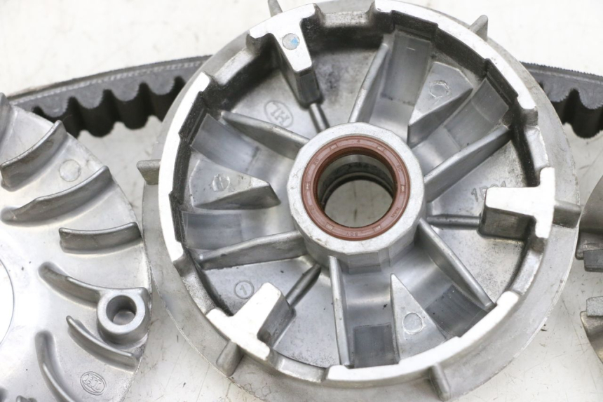 photo de VARIADOR YAMAHA XMAX X-MAX 125 (2006 - 2009) - Vista de perto