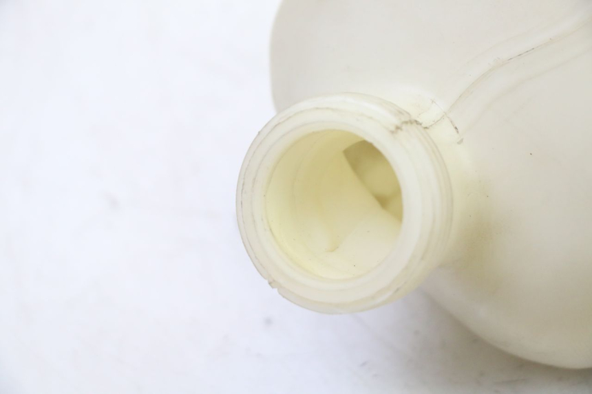 photo de VASO DE EXPANSÃO PEUGEOT SATELIS 125 (2006 - 2009) - Zoom do estado de desgaste