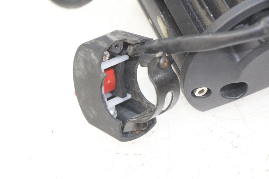 photo de Luz de posição HONDA CB R 1000 (2018 - 2023) - Zoom do estado de desgaste