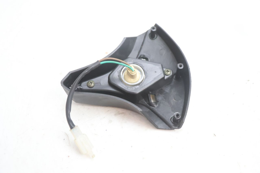 photo de LUZ DE POSIÇÃO VASTRO GP 2T 50 (2013 - 2017) - Pontos de fixação