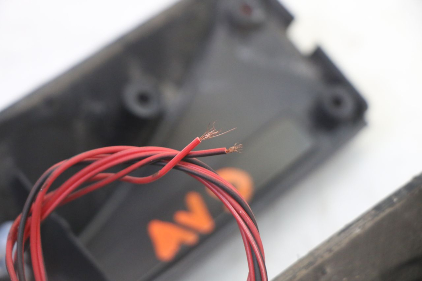 photo de Luz de posição HITWAY H5 1 - Pontos de fixação