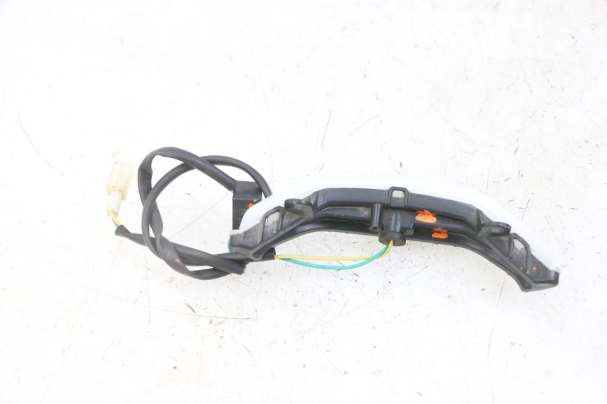 photo de Luz de posição PEUGEOT KISBEE 2T 50 (2018 - 2022) - Zoom do estado de desgaste