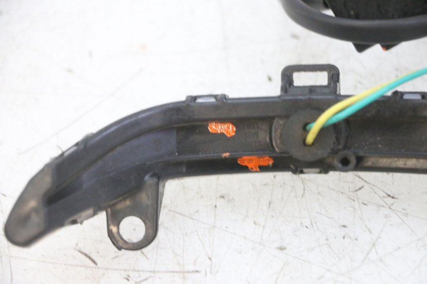 photo de Luz de posição PEUGEOT KISBEE 2T 50 (2018 - 2022) - Pontos de fixação