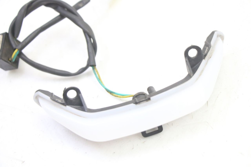 photo de Luz de posição PEUGEOT KISBEE 4T 50 (2018 - 2022) - Detalhe da peça