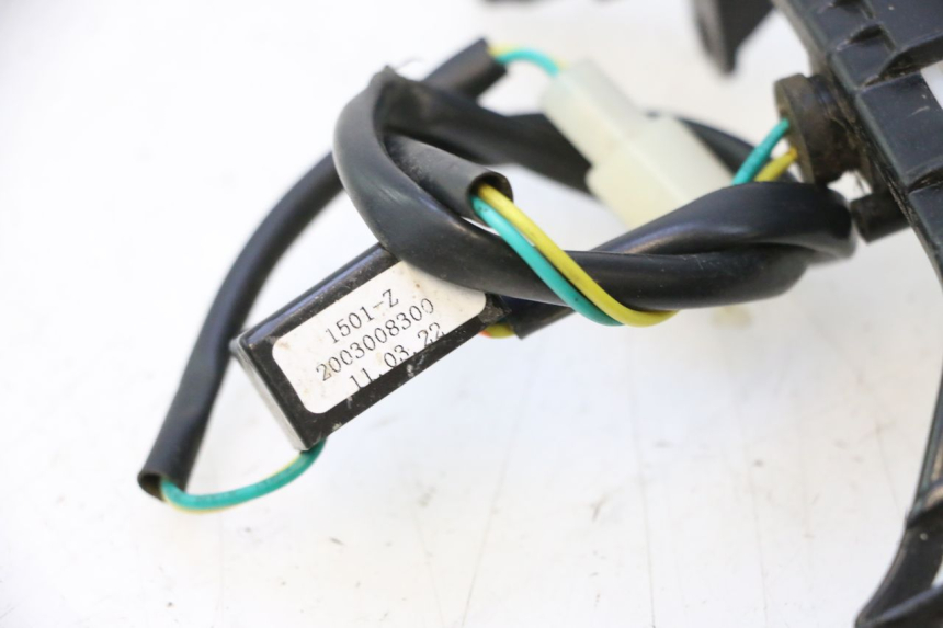 photo de Luz de posição PEUGEOT KISBEE 4T 50 (2018 - 2022) - Zoom do estado de desgaste