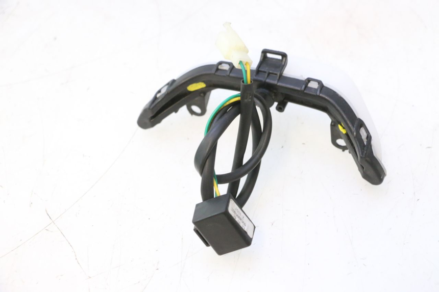 photo de LUZ DE POSIÇÃO PEUGEOT KISBEE 4T 50 (2023 - 2026) - Estado da superfície