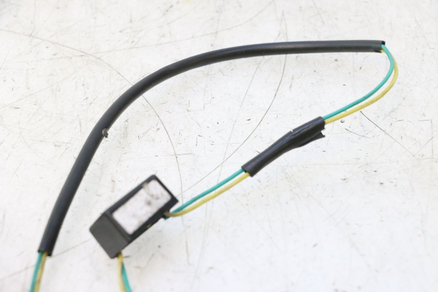 photo de Luz de posição PEUGEOT KISBEE 4T 50 (2018 - 2022) - Estado da superfície