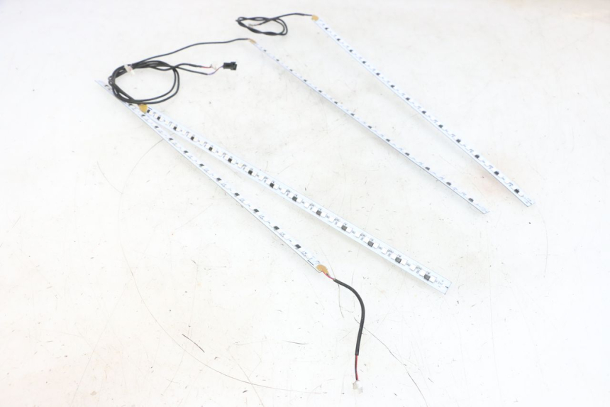 photo de Luz de posição DUALTRON MINI SPECIAL 1 - Detalhes característicos