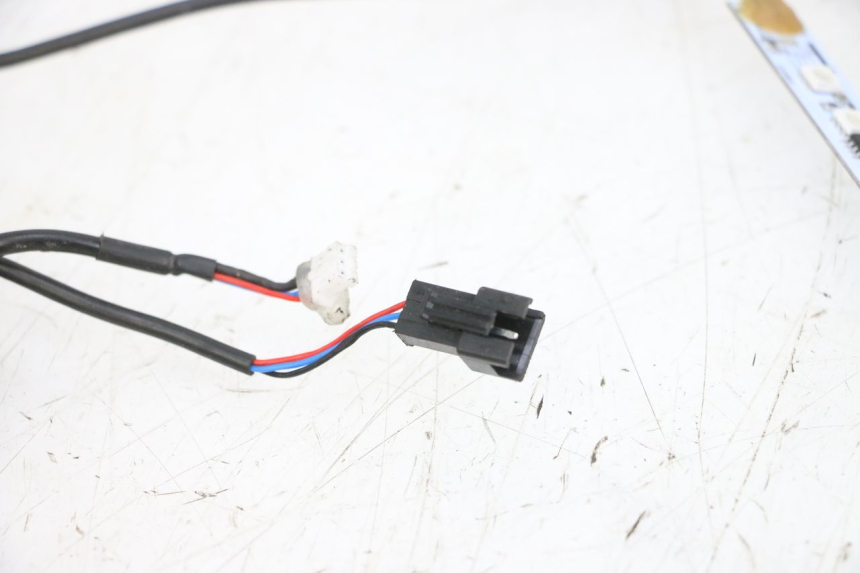 photo de Luz de posição DUALTRON MINI SPECIAL 1 - Estado da superfície