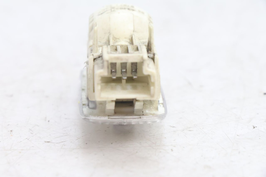 photo de Luz de presença PEUGEOT SATELIS 125 (2013 - 2018) - Zoom do estado de desgaste