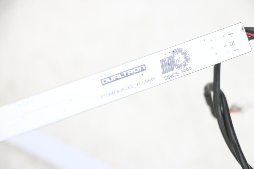 photo de Luz de posição DUALTRON VICTOR LIMITED 1 - Detalhe da peça