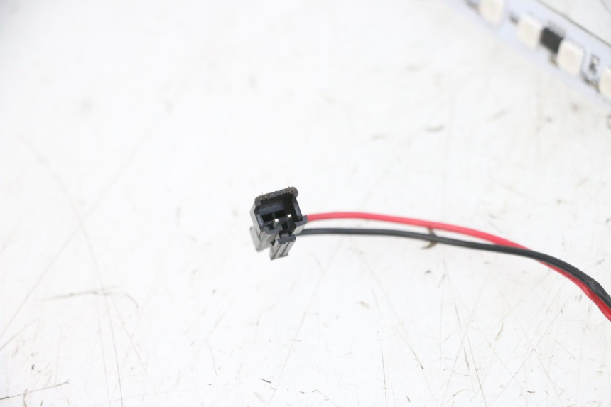photo de Luz de posição DUALTRON VICTOR LIMITED 1 - Detalhes característicos
