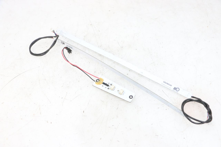 photo de Luz de posição DUALTRON VICTOR LIMITED 1 - Ampliação técnica